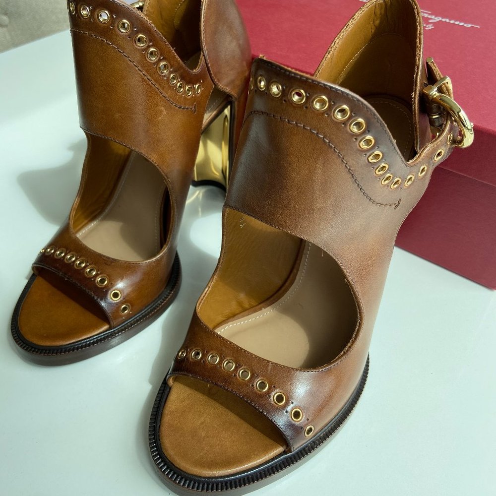 Salvatore Ferragamo Narny Leather Grommet Trim 8.5 - Picture 2 of 8